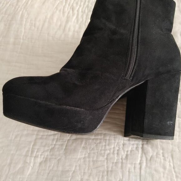 BOOTS_Massimo Supply Co. Ankle High Suede Like Black Boots - Picture 5 of 11